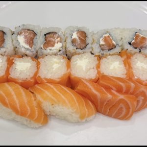 Nouveau F51**😍🙋‍♂️🥰❤️ 6x California Saumon Cheese  6x salman roll Cheese  2x Sushi Saumon  2x Sashimi Saumon