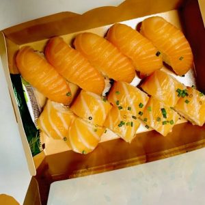 Nouveau F57 **🥰🥰🎉🎉 8x Salmon roll cheese 5x Sushi saumon  